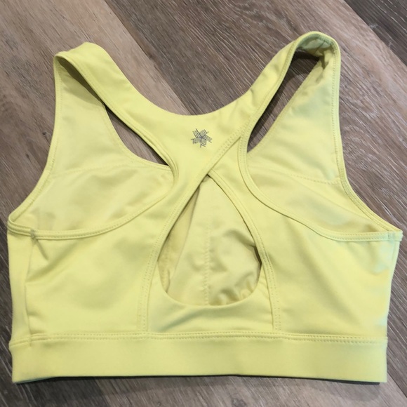 Two Gear High Impact sports bras - Picture 7 of 7